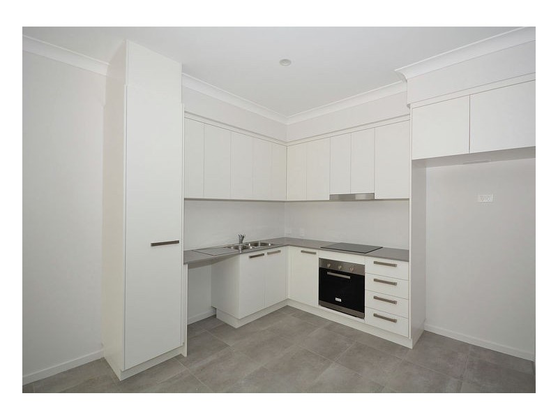 2/60 Totness Street, Torquay QLD 4655