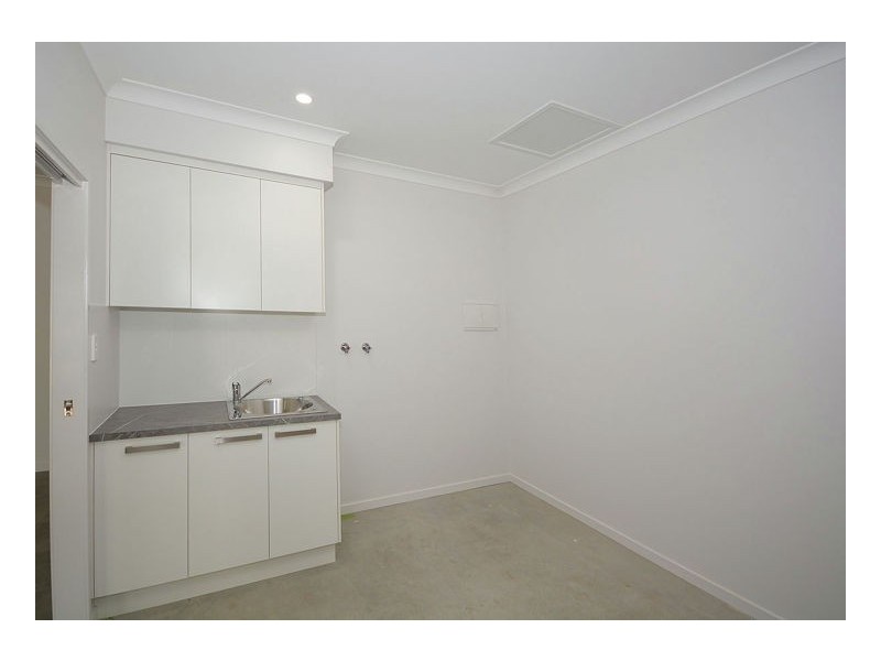 2/60 Totness Street, Torquay QLD 4655