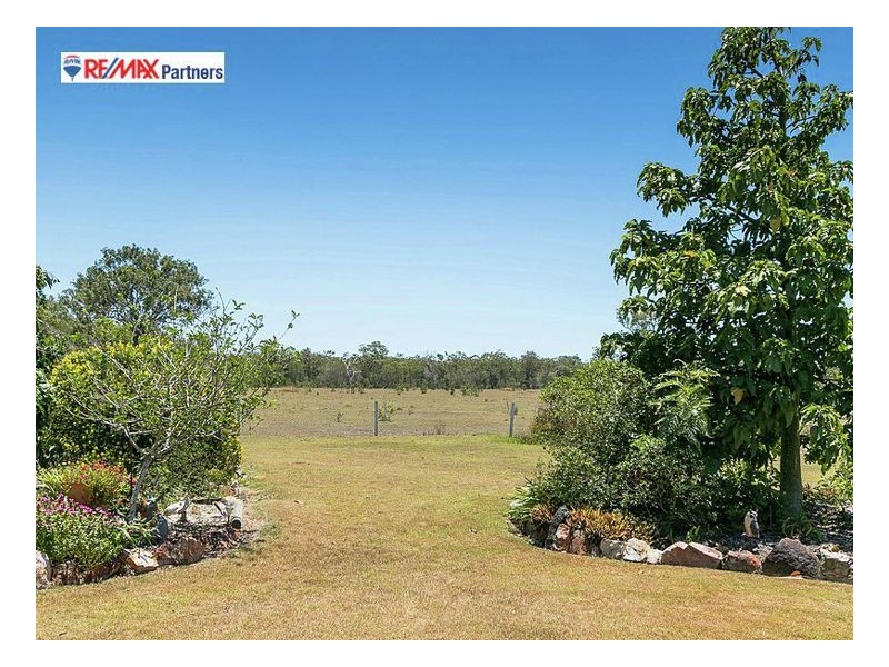 39 Smith Road, Howard QLD 4659