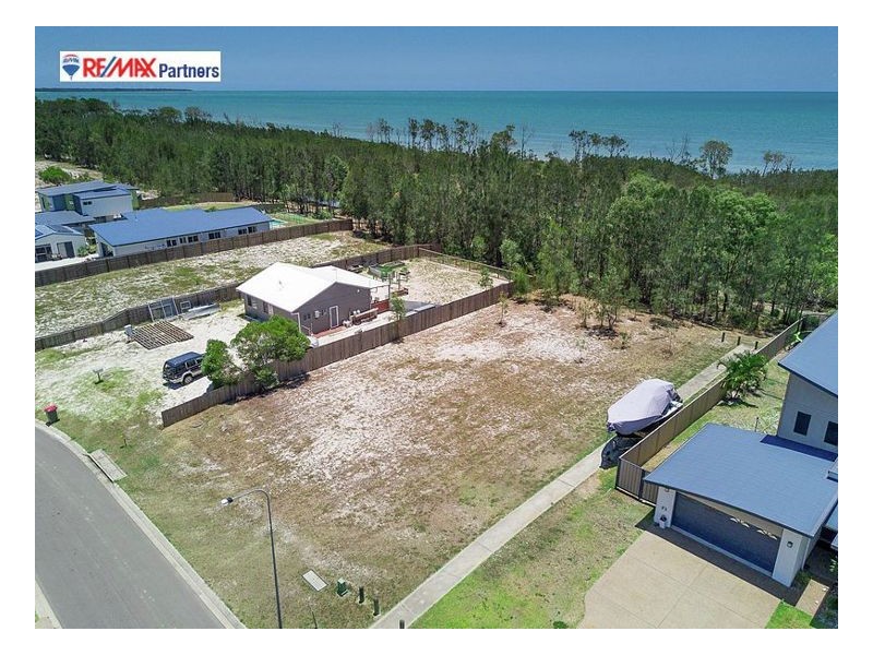 6 Eds Place, Burrum Heads QLD 4659