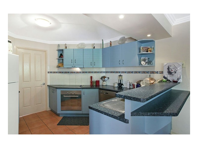 15/33 Elizabeth Street, Urangan QLD 4655