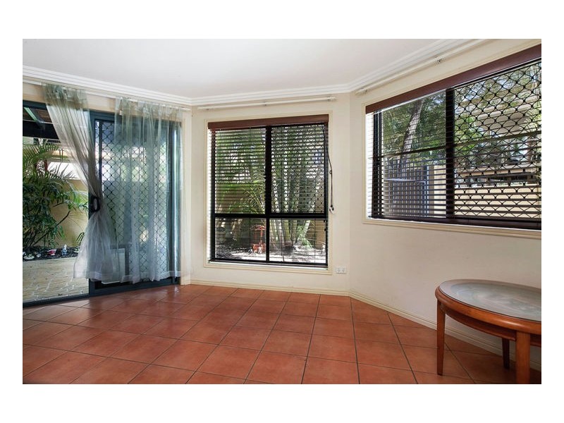 15/33 Elizabeth Street, Urangan QLD 4655