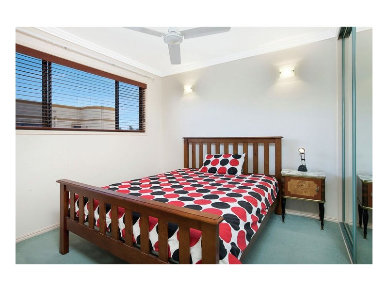 15/33 Elizabeth Street, Urangan QLD 4655