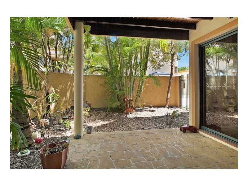 15/33 Elizabeth Street, Urangan QLD 4655