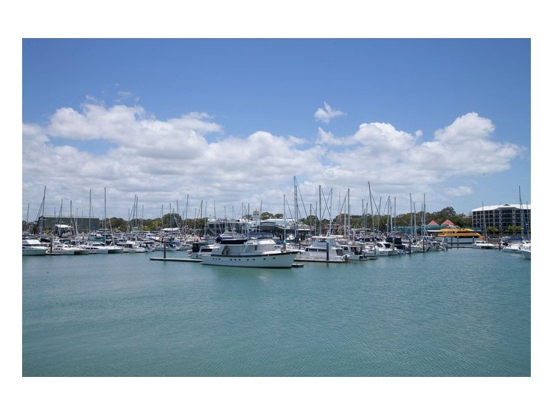113/627 Charlton Esplanade, Urangan QLD 4655