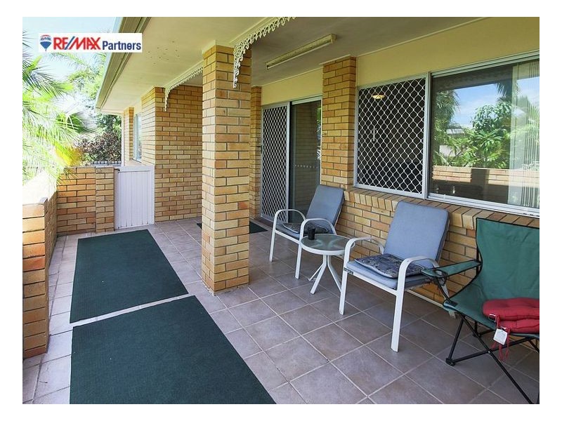 15 Margaret Street, Urangan QLD 4655