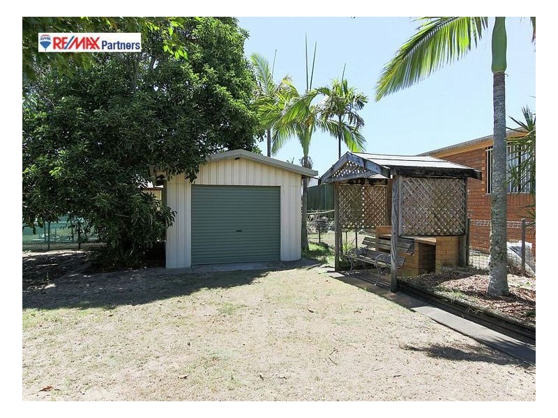 15 Margaret Street, Urangan QLD 4655