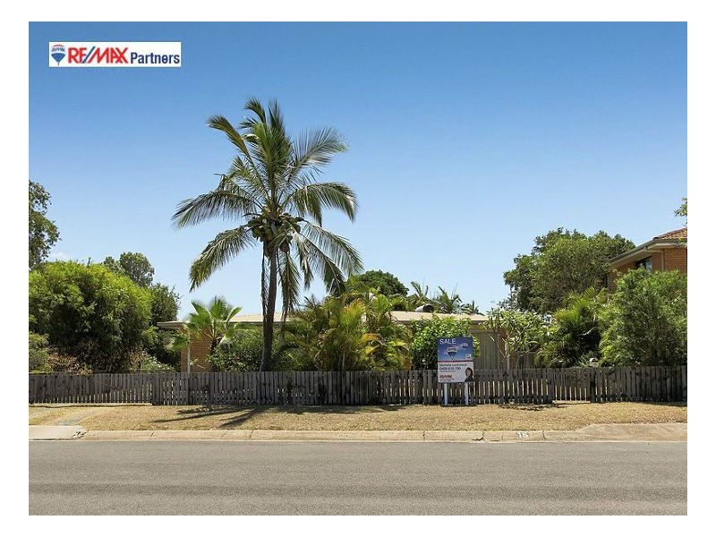 15 Margaret Street, Urangan QLD 4655