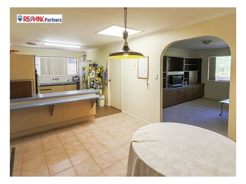 15 Margaret Street, Urangan QLD 4655