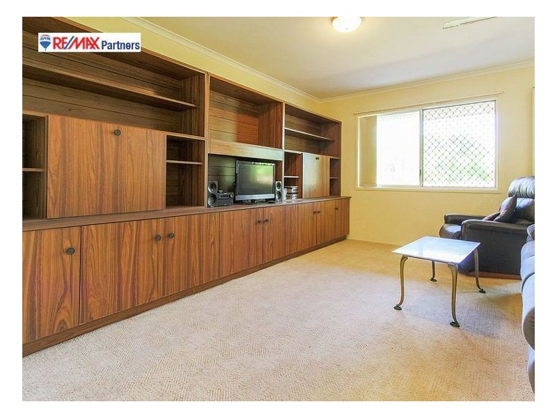 15 Margaret Street, Urangan QLD 4655