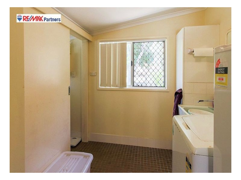 15 Margaret Street, Urangan QLD 4655