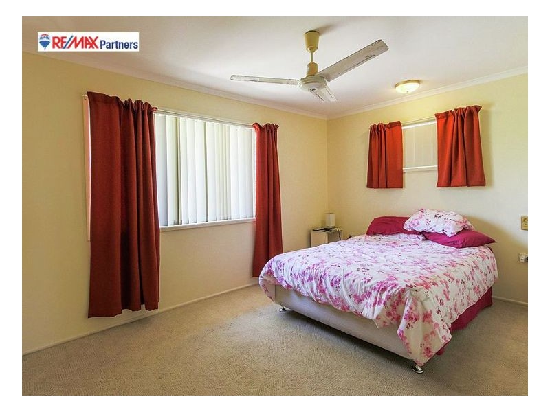 15 Margaret Street, Urangan QLD 4655
