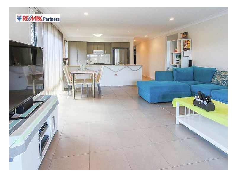 7 Lawson Road, Urraween QLD 4655