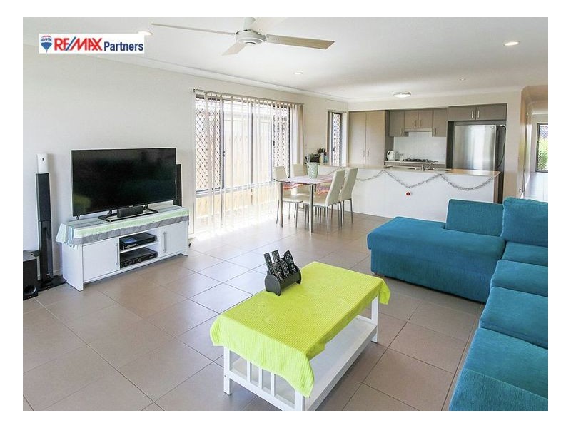 7 Lawson Road, Urraween QLD 4655