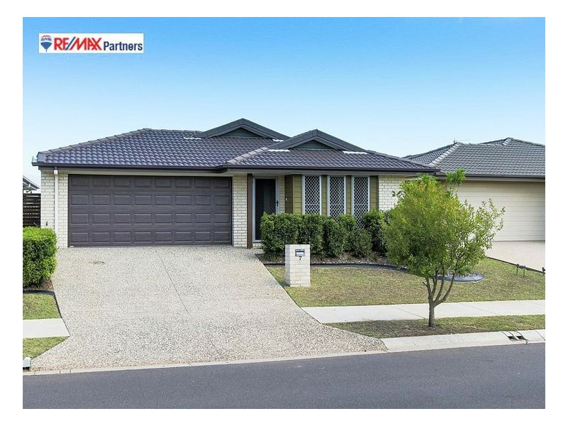 7 Lawson Road, Urraween QLD 4655