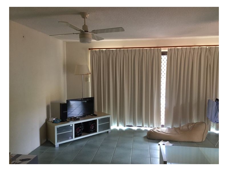 1/394 Esplanade, Torquay QLD 4655