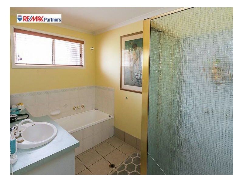 14 Karina Ct, Urangan QLD 4655