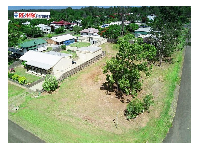42 James Street, Howard QLD 4659