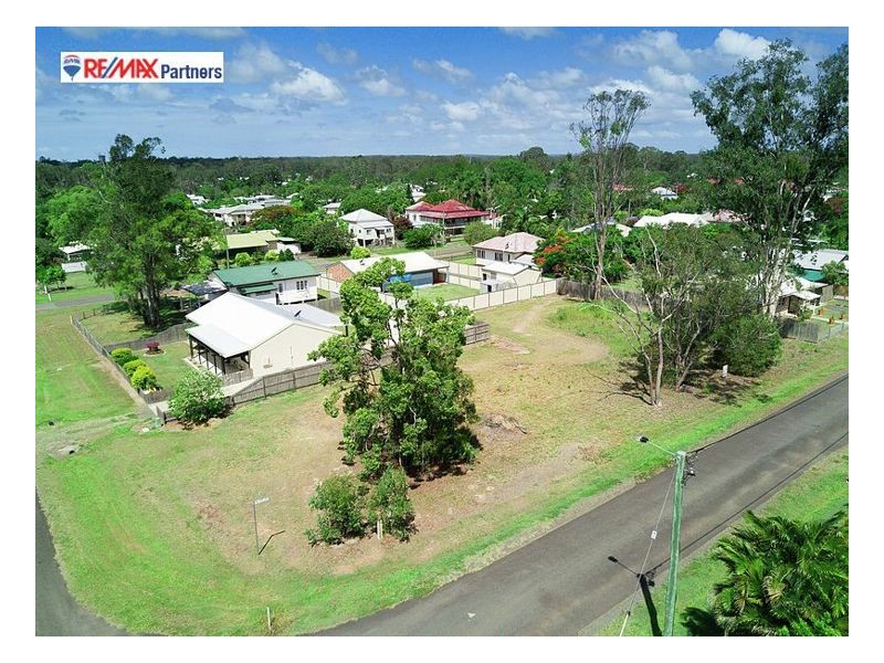 42 James Street, Howard QLD 4659