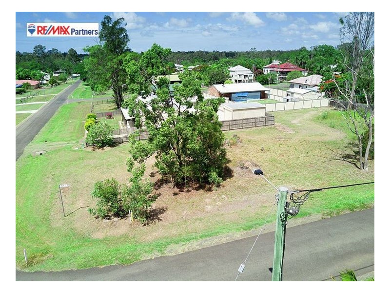 42 James Street, Howard QLD 4659