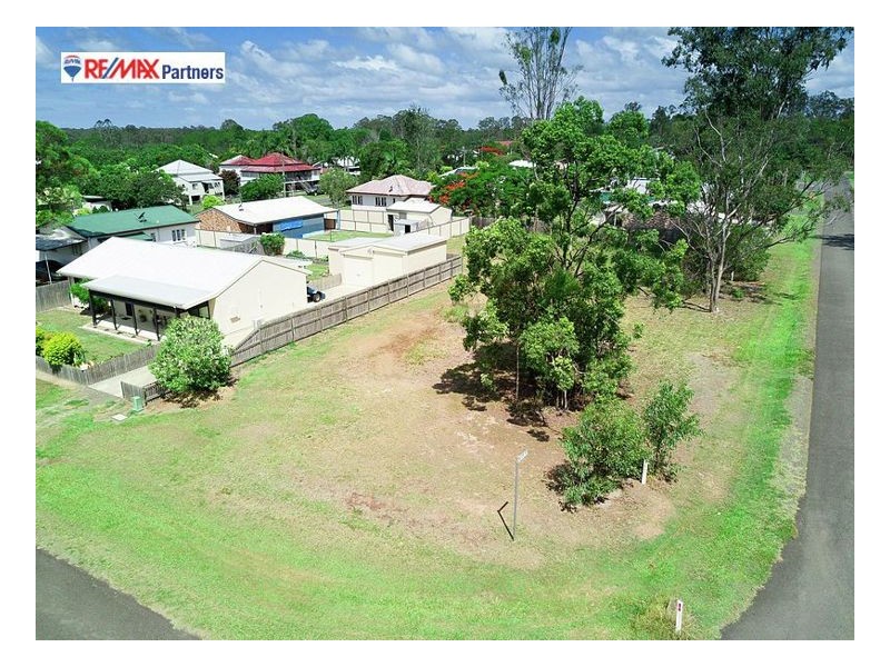 42 James Street, Howard QLD 4659