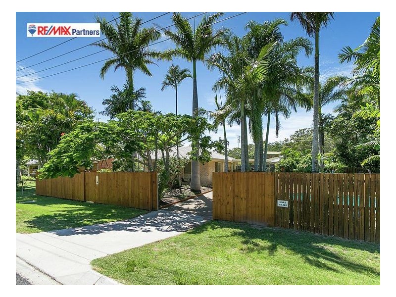 56 William St, Urangan QLD 4655