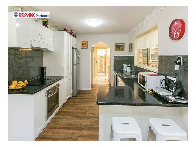 56 William St, Urangan QLD 4655