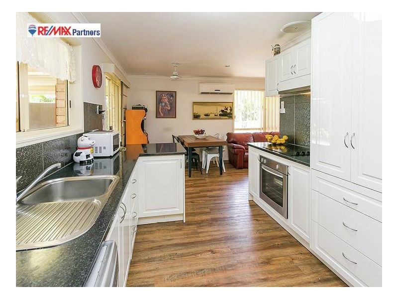 56 William St, Urangan QLD 4655