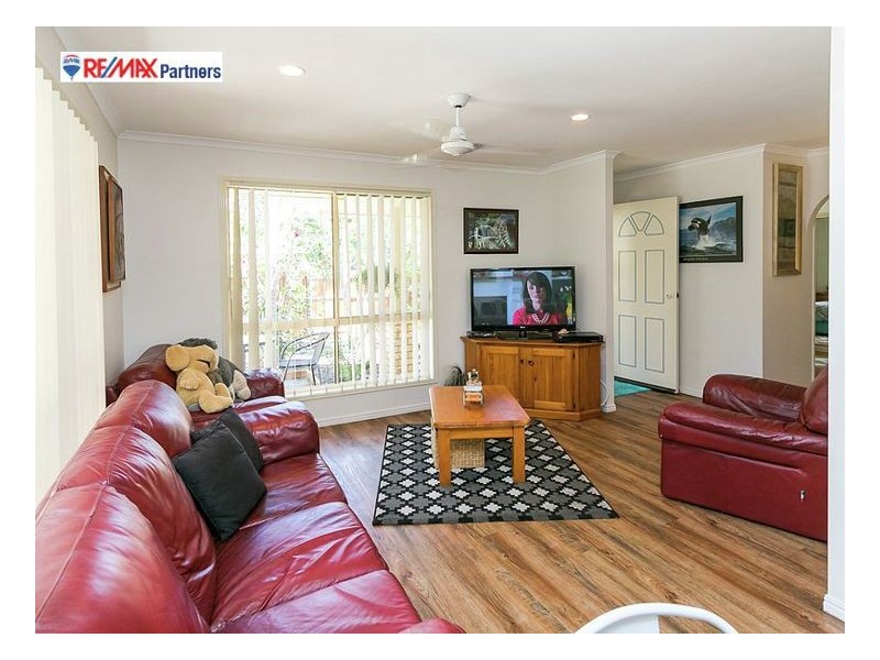 56 William St, Urangan QLD 4655
