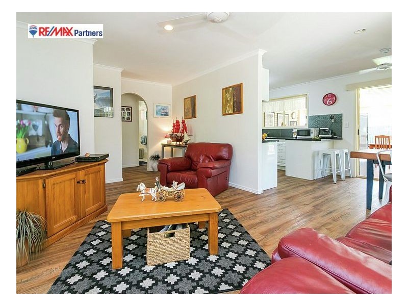 56 William St, Urangan QLD 4655