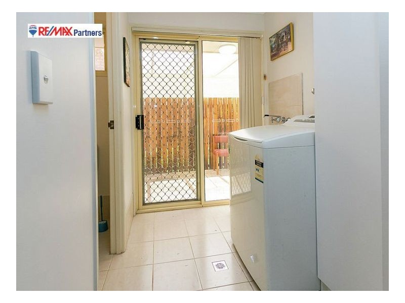 56 William St, Urangan QLD 4655