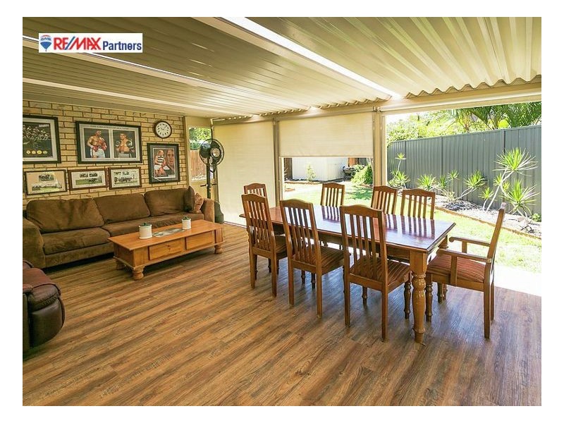 56 William St, Urangan QLD 4655