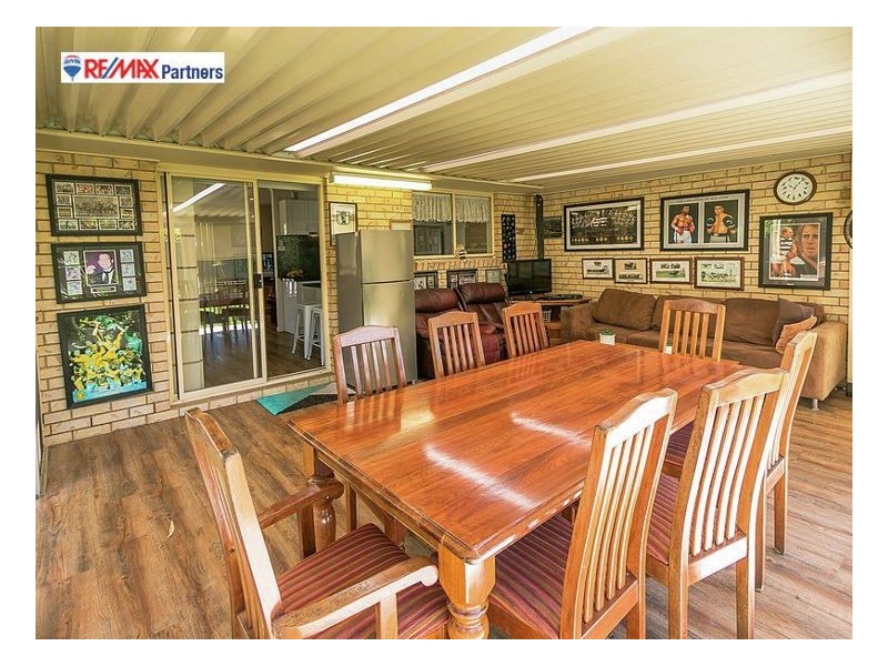 56 William St, Urangan QLD 4655