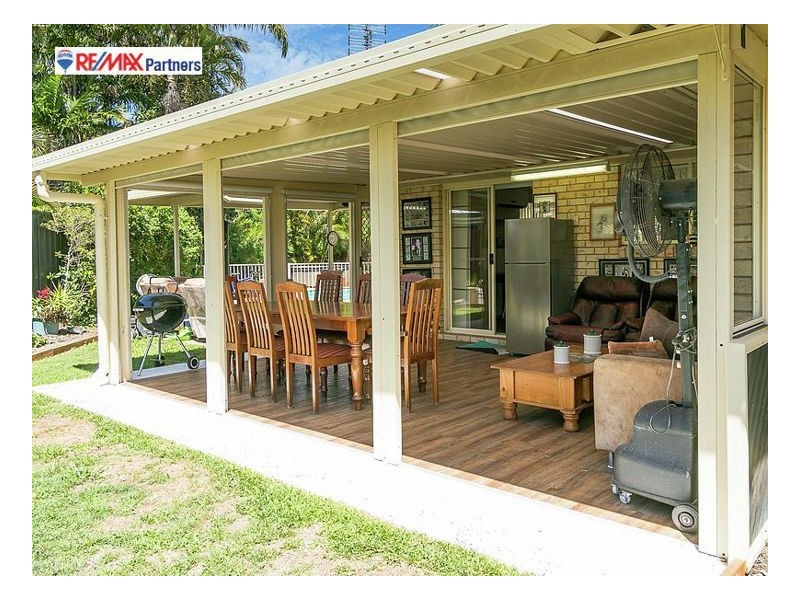 56 William St, Urangan QLD 4655