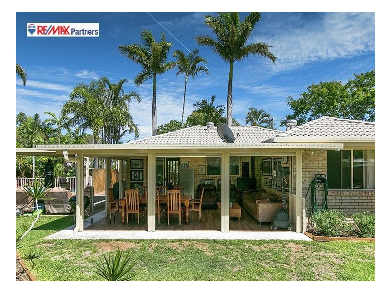 56 William St, Urangan QLD 4655