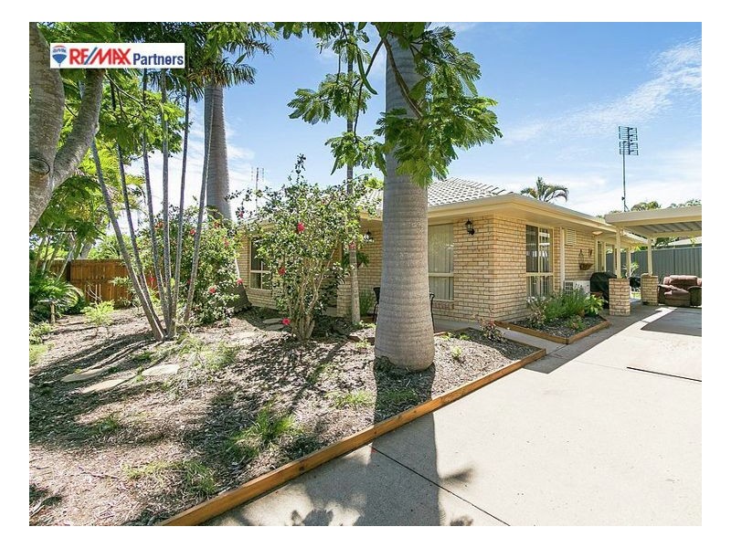 56 William St, Urangan QLD 4655