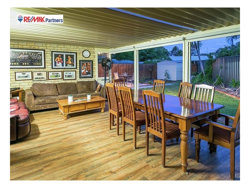 56 William St, Urangan QLD 4655