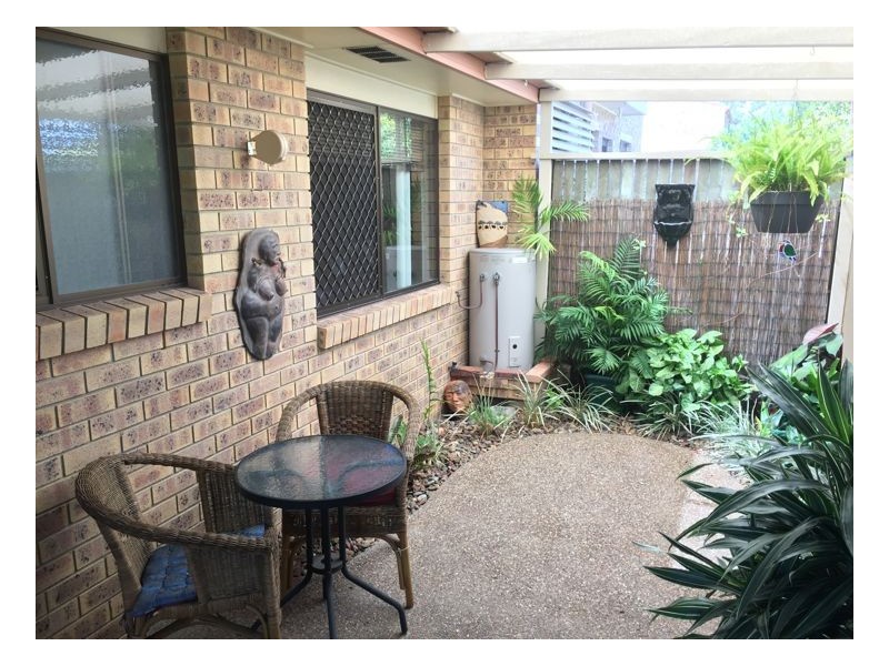 3/233 Torquay Terrace, Torquay QLD 4655