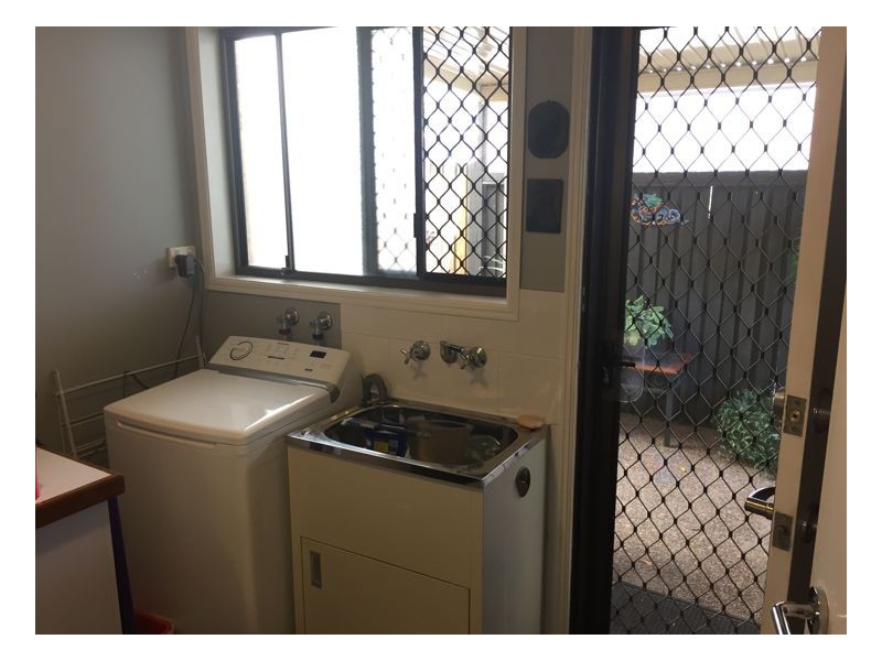 3/233 Torquay Terrace, Torquay QLD 4655