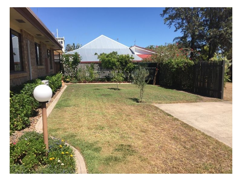 3/233 Torquay Terrace, Torquay QLD 4655