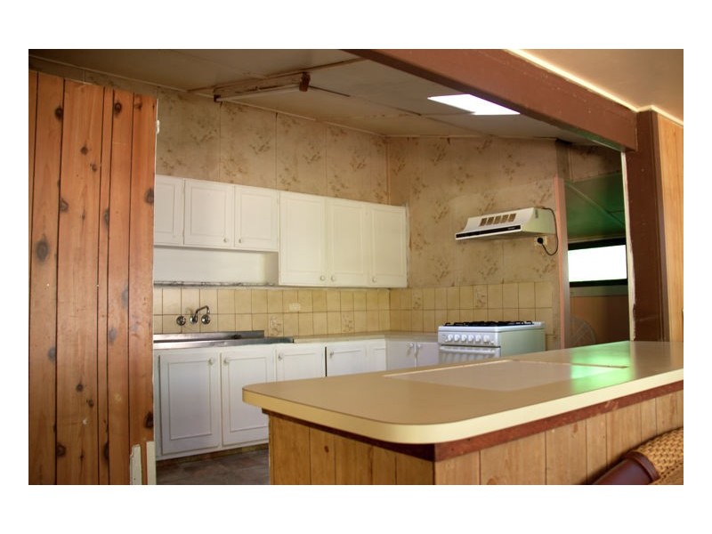 220 Cypress Street, Urangan QLD 4655
