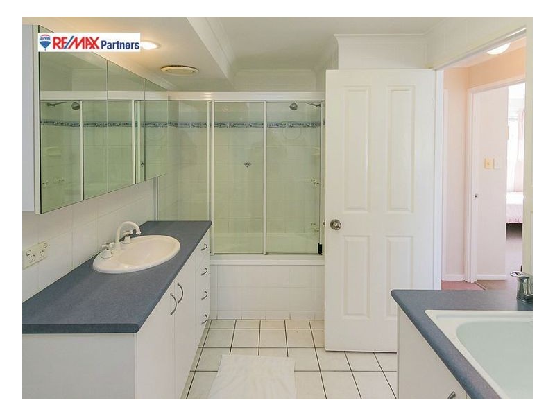 10/407 Esplanade, Torquay QLD 4655