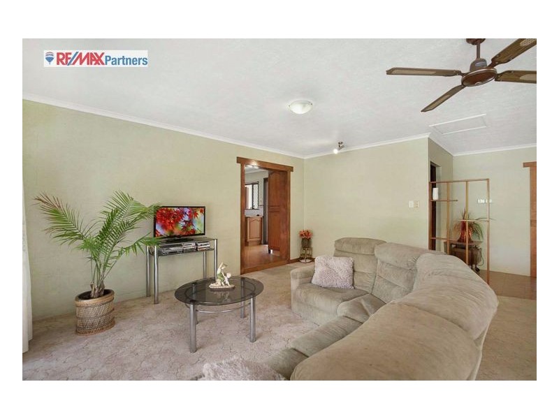 6 Bayrise Drive, Urangan QLD 4655