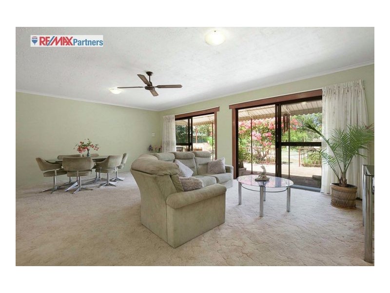 6 Bayrise Drive, Urangan QLD 4655