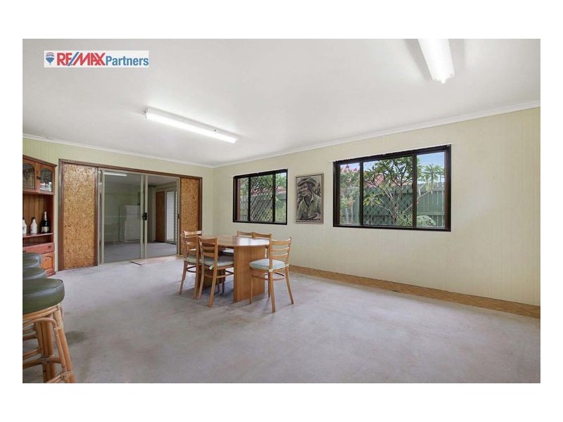 6 Bayrise Drive, Urangan QLD 4655