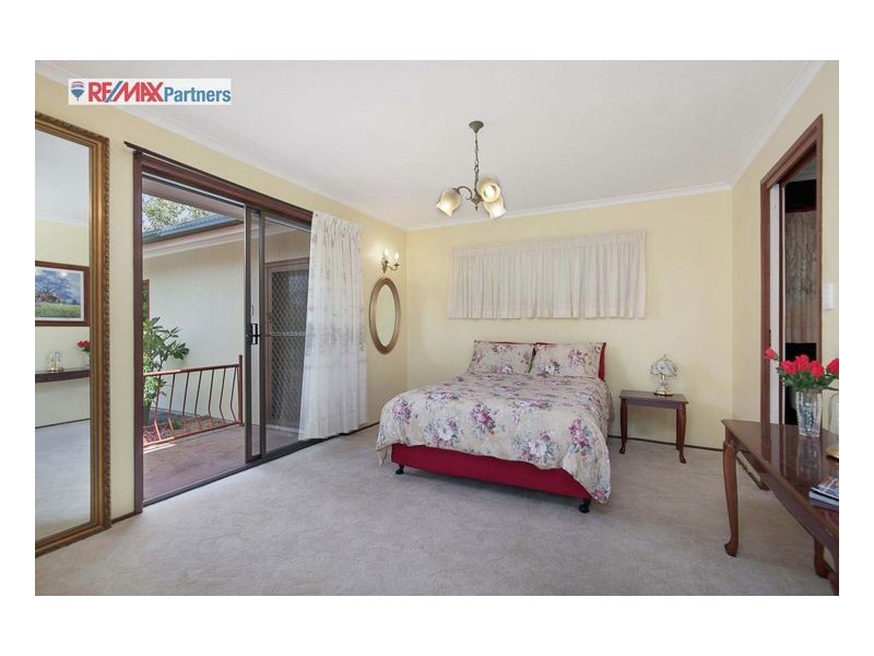 6 Bayrise Drive, Urangan QLD 4655