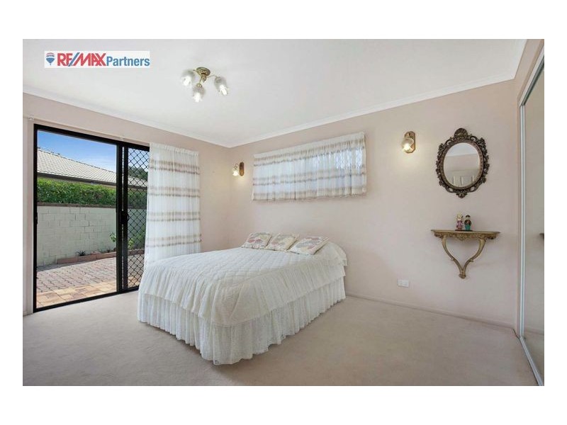6 Bayrise Drive, Urangan QLD 4655