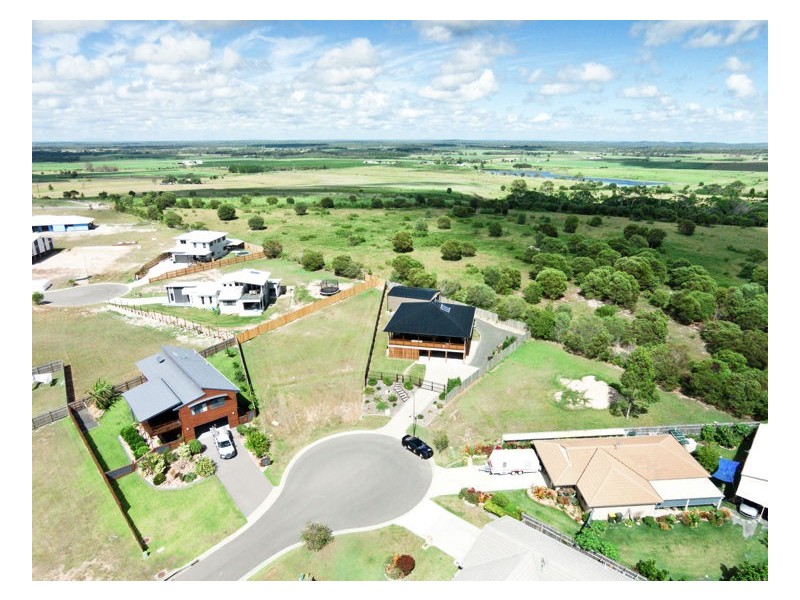 8 Sunad Court, Nikenbah QLD 4655
