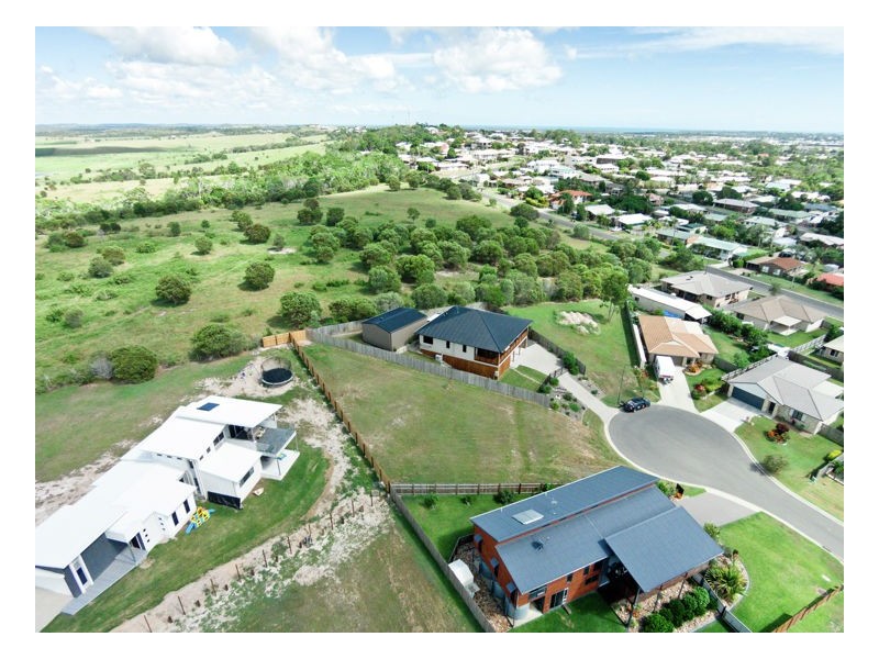 8 Sunad Court, Nikenbah QLD 4655