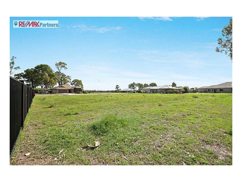27 Sirenia Drive, Burrum Heads QLD 4659